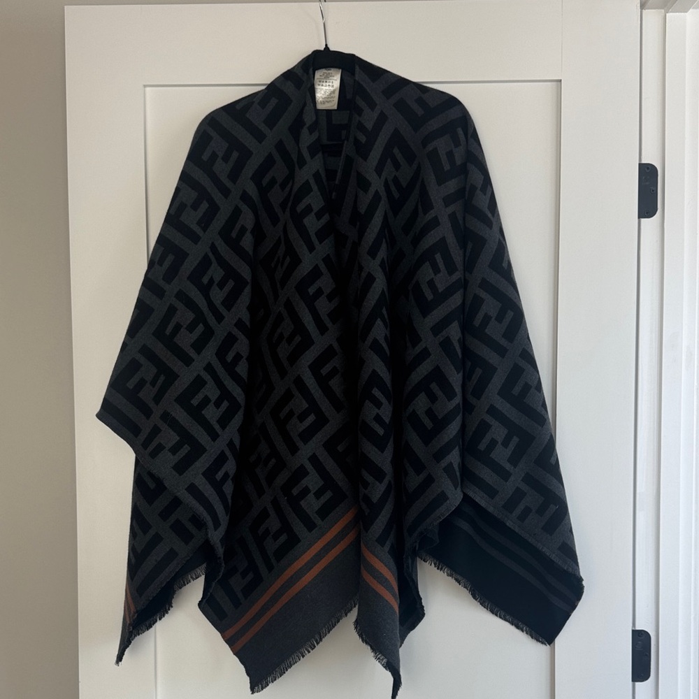 Fendi Wool poncho